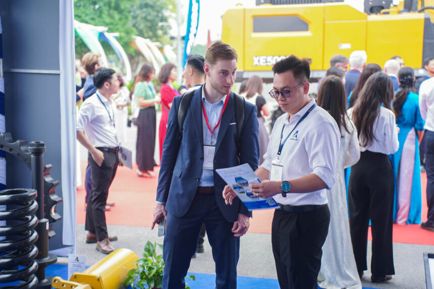 Á Châu trao đổi với các doanh nghiệp trong và ngoài nước
